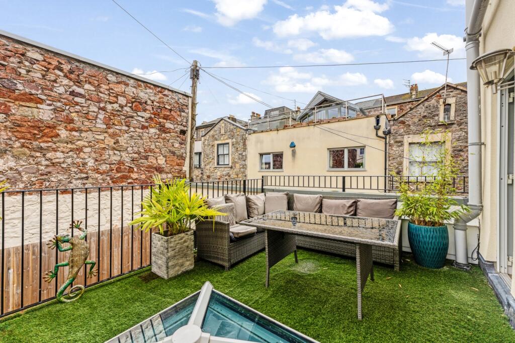 Roof terrace