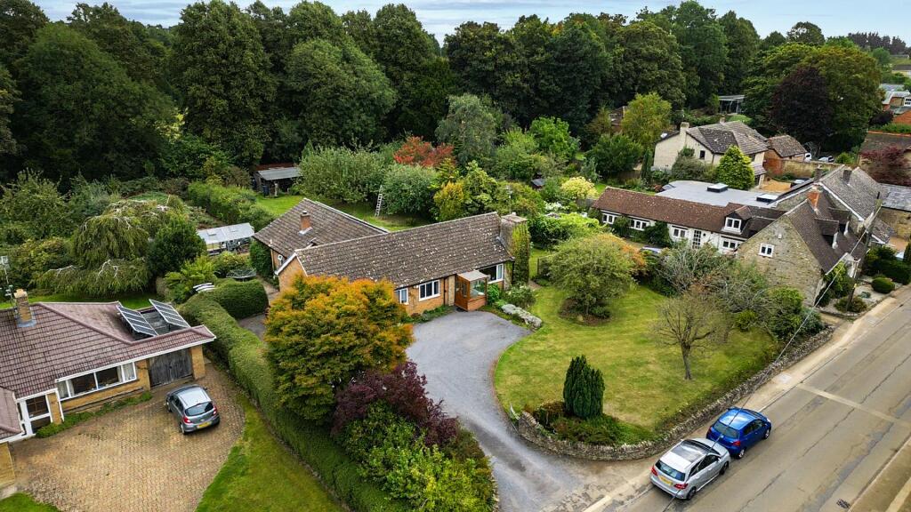 39 High Street, Whittlebury