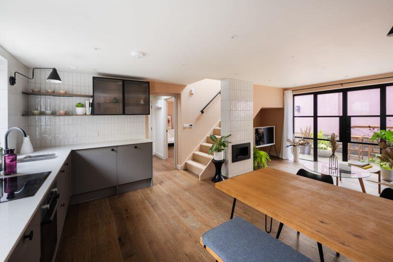 Kitchen/Dining Area