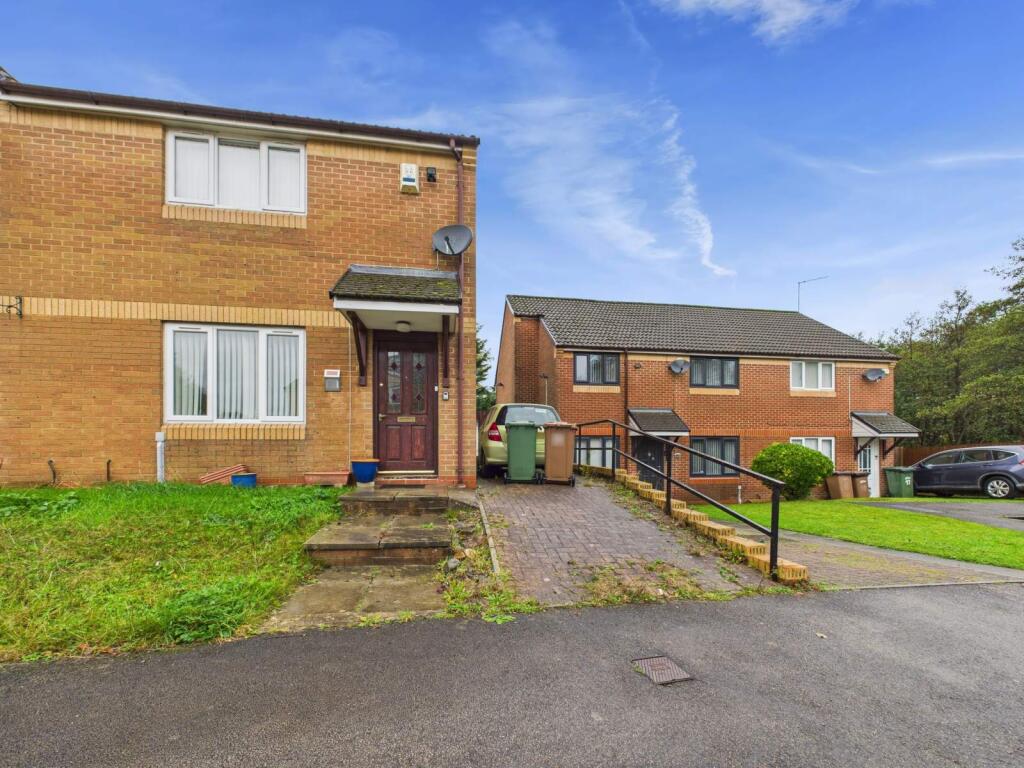 Driveway &amp; Front Entrance