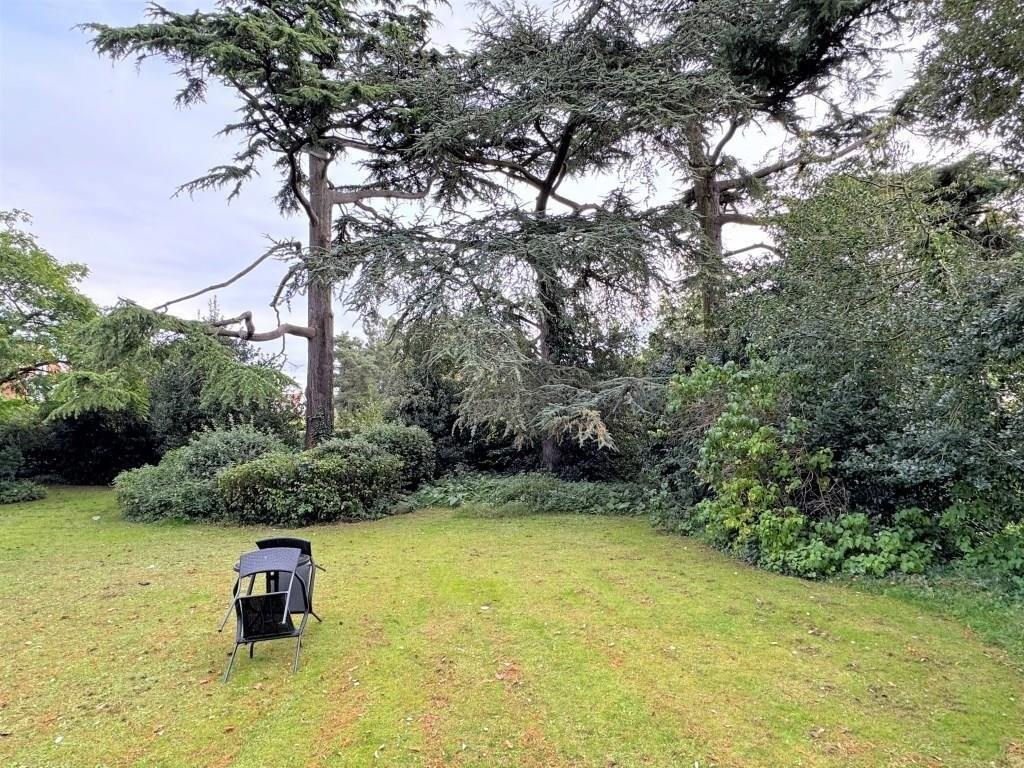 HIGHWOOD COMMUNAL...