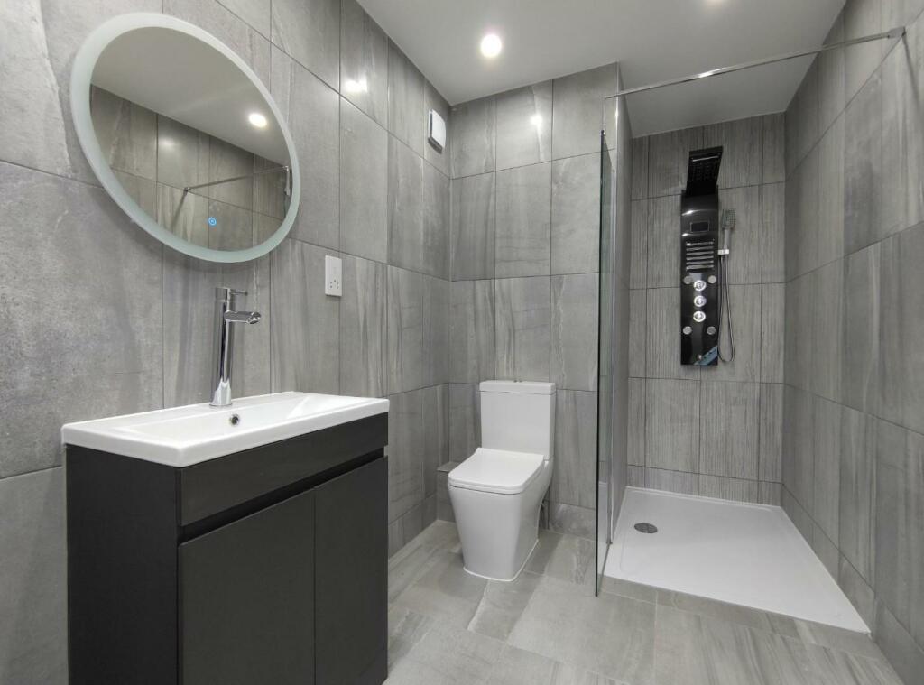 Bedroom 1 En-Suite