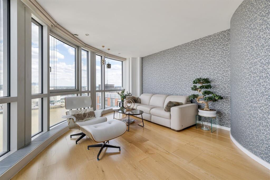 Fairmont Avenue, E14