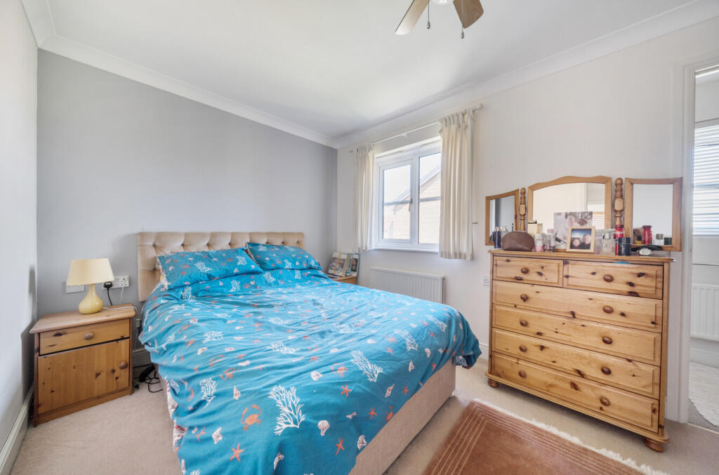 1321726-6-68710cb...