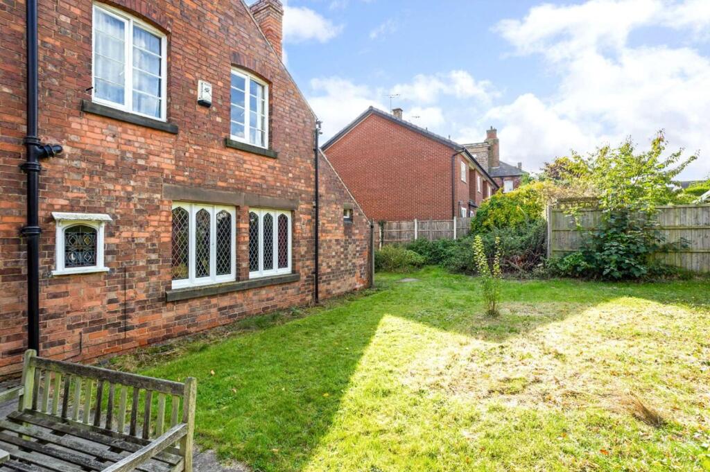 Muskegon, Lime Grove Avenue, Chilwell, Nottingham, NG9 4AR