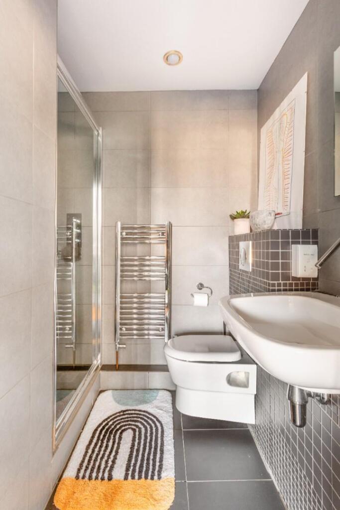 Adelaide Crescent-6.jpg