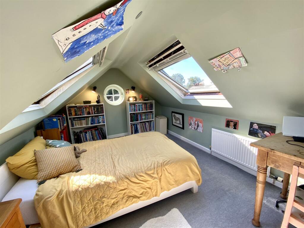 BEDROOM 5