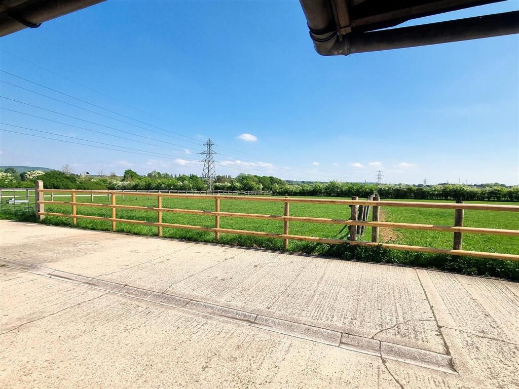 Stables at Rowde - View.jpg