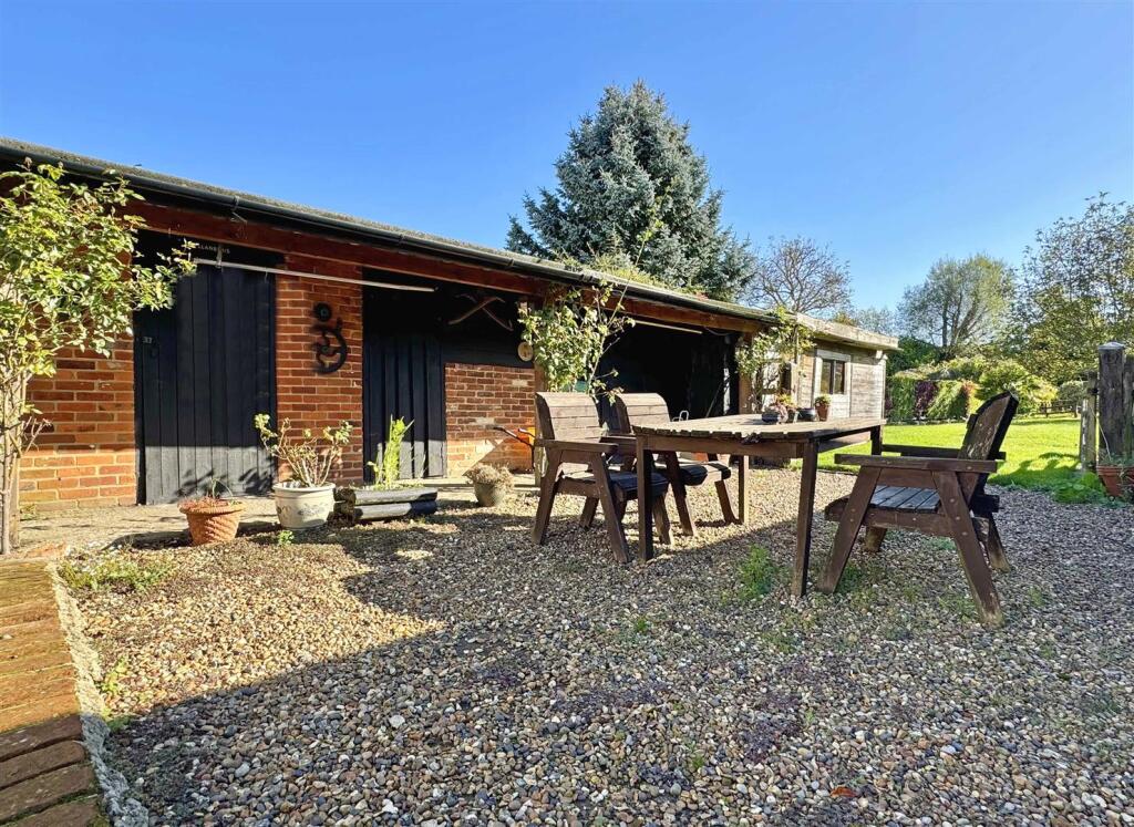 Rear Garden b.jpg