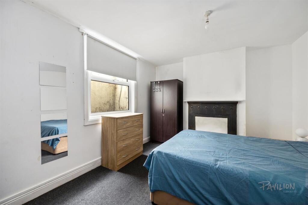 Room 1.JPG