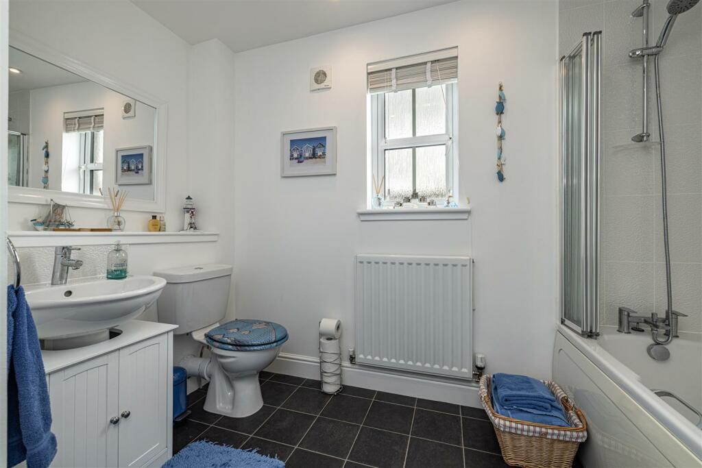 31 Redpath Crescent Galashiels 24.JPG