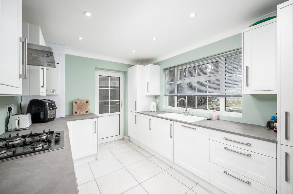 1 Barnet Way, HP22 5DN-30