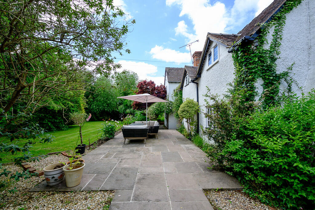 Oaklands Cottage-...