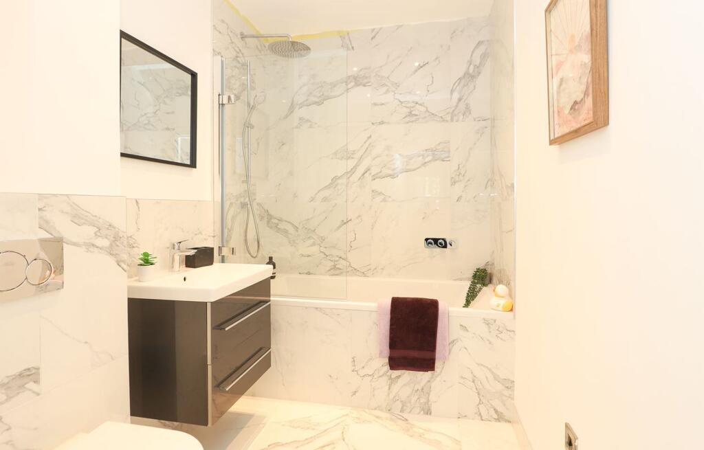 bathroom 8