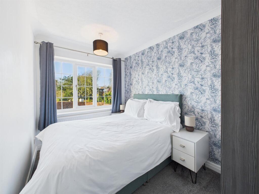 Bedroom: