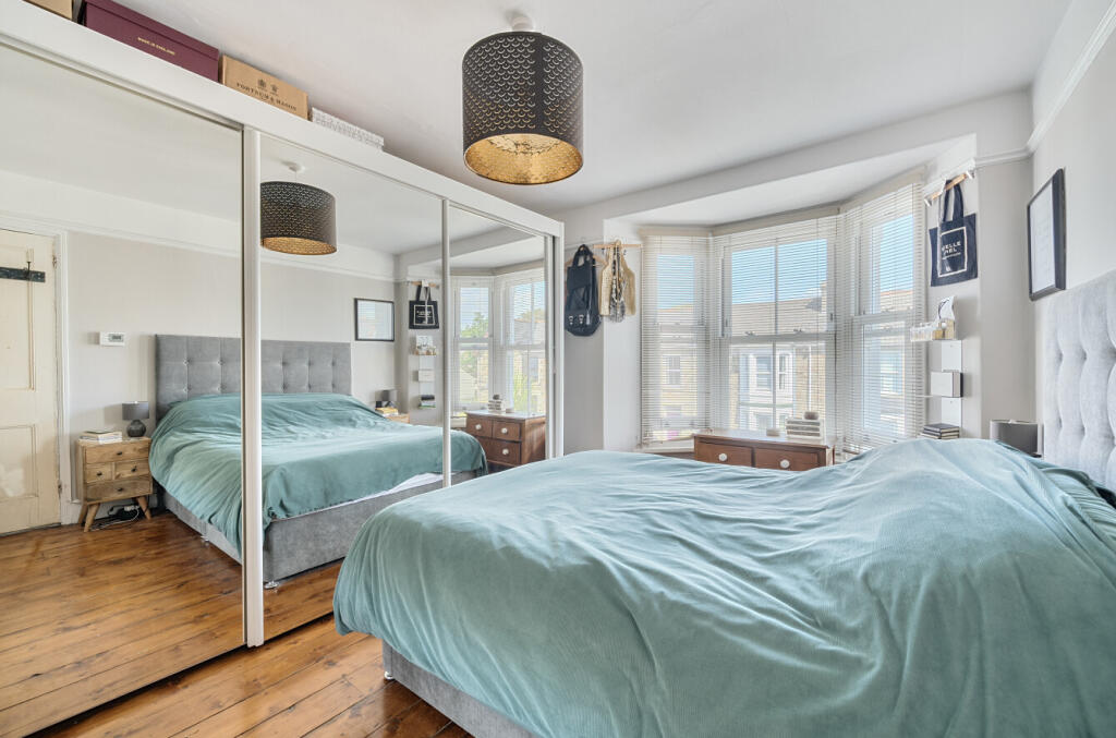 1303500-13-685536...