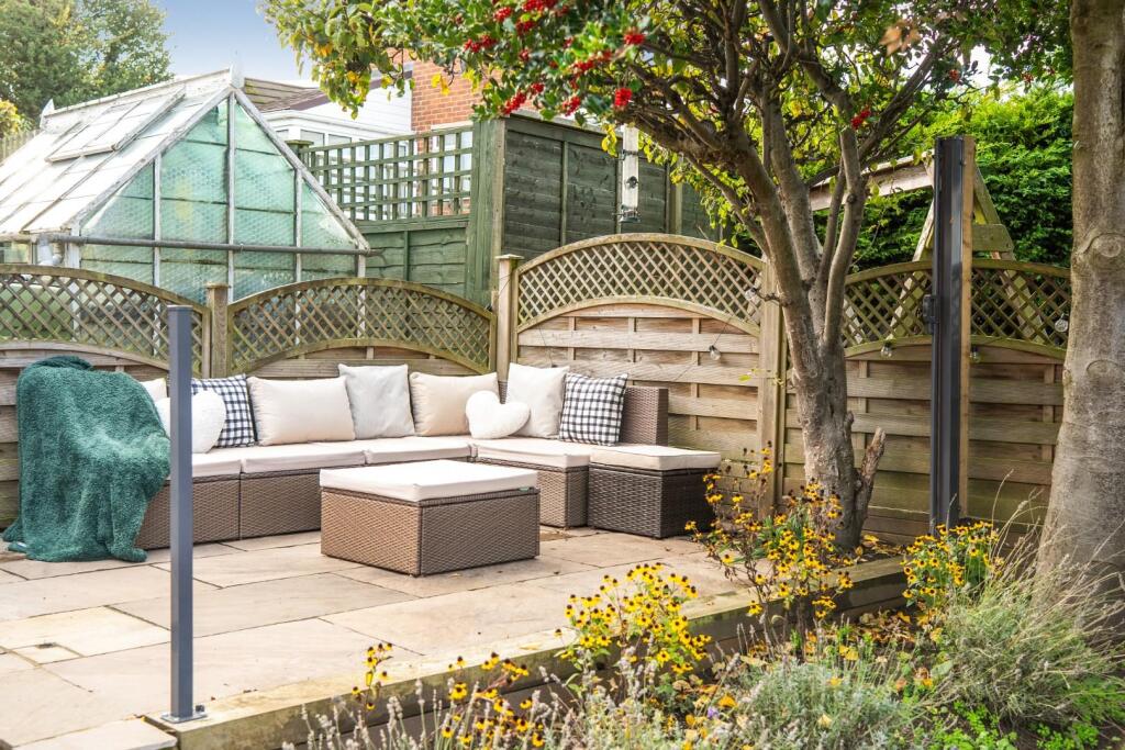 lifestyle seating area.jpg