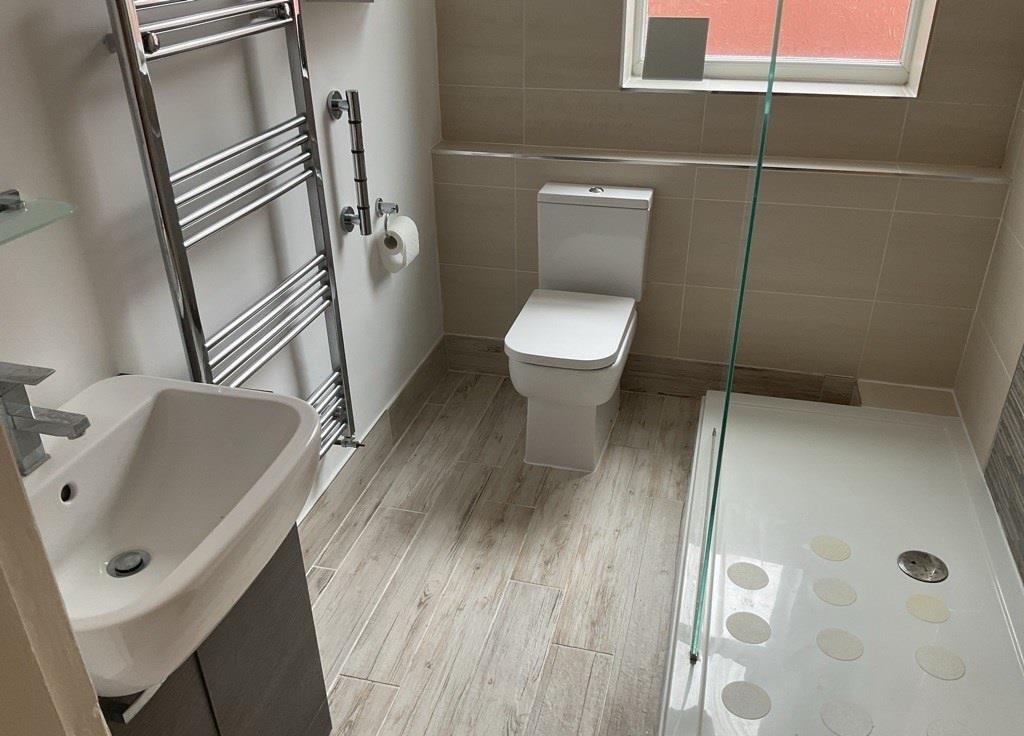 CH48 4DG_Page_03_Image_0001.jpg