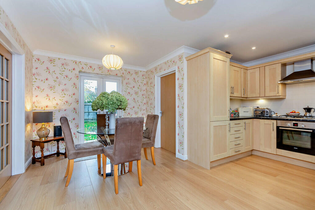 8627673-interior0...