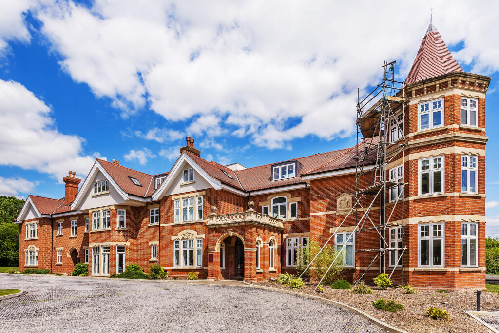 Exterior 7.jpg