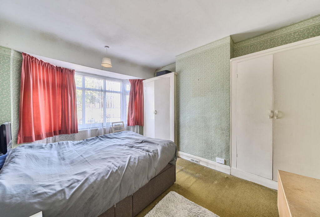 1354472-15-68c860...