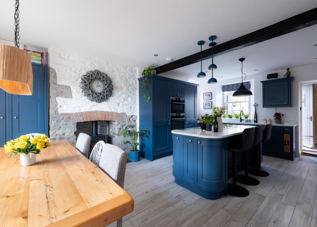 6825fe2b6adff_Hill View-24