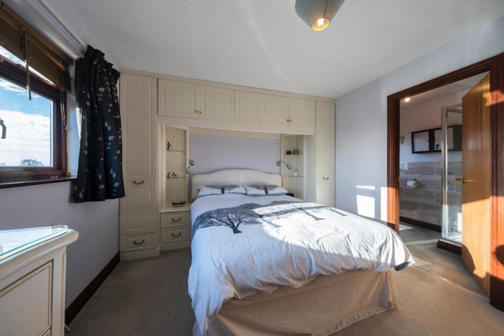 Meadow House-018.JPG