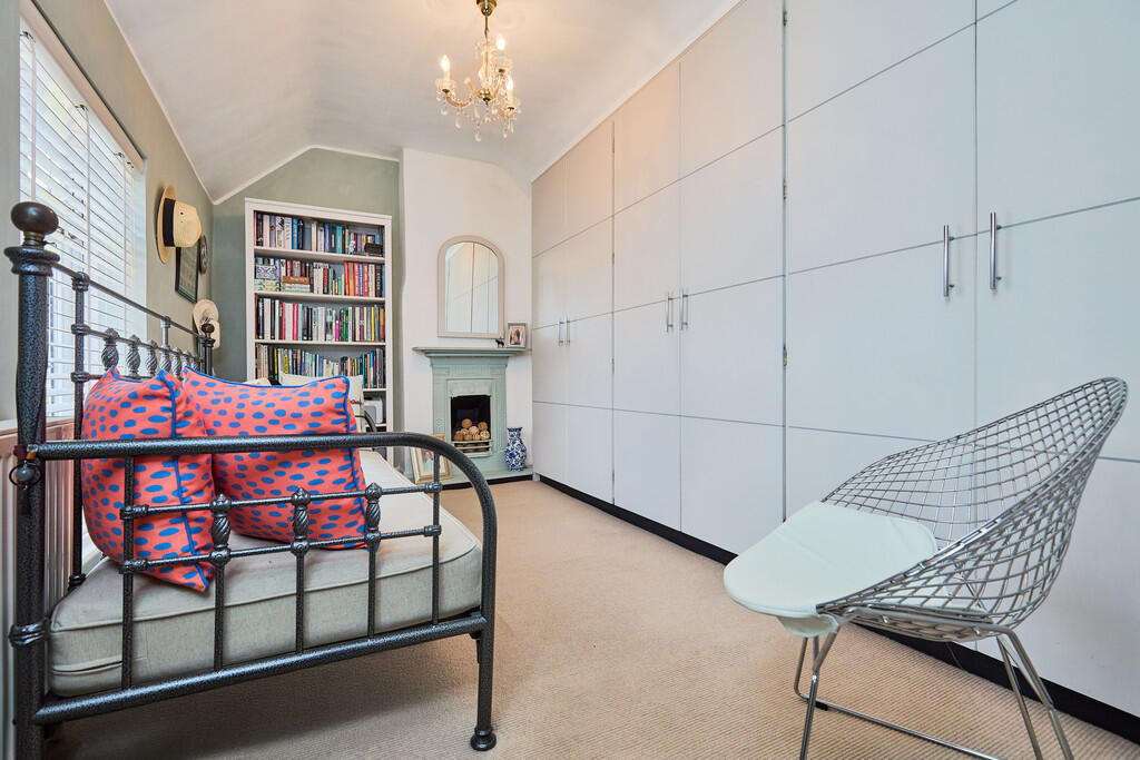 Edward Knight 202...