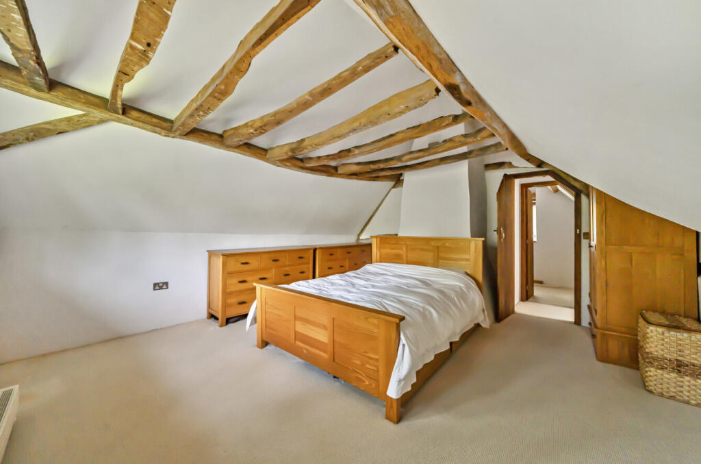 1293927-6-682b765...