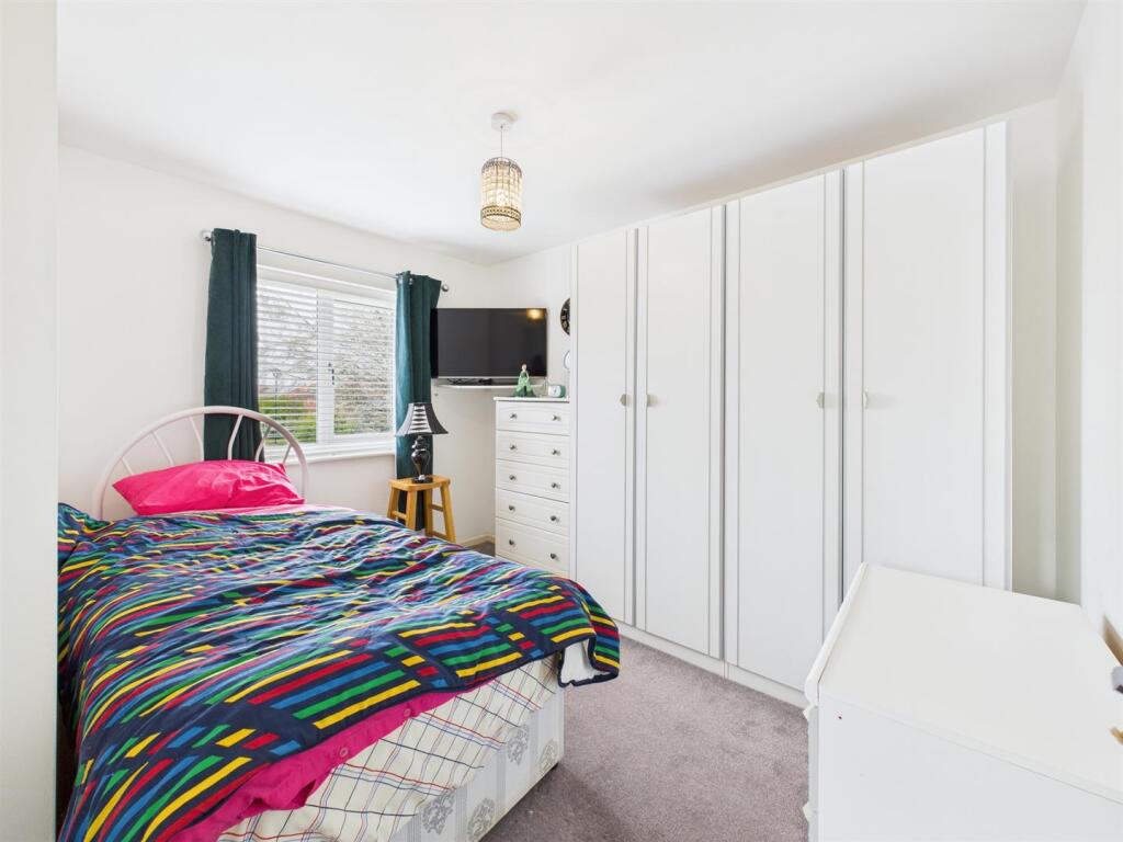 Bedroom: