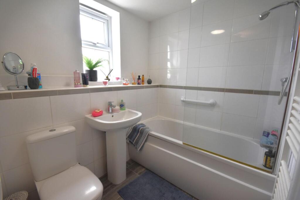 BATHROOM SUITE