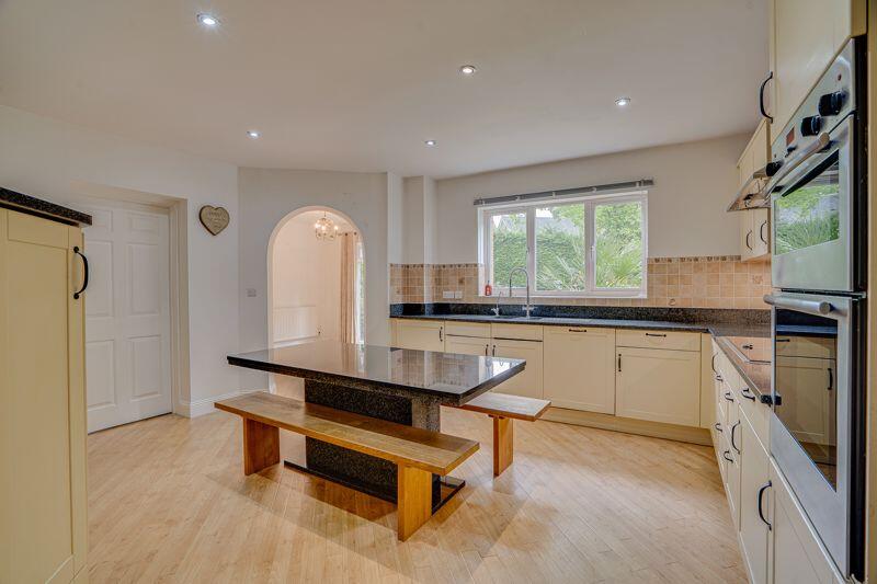 Kitchen (2)