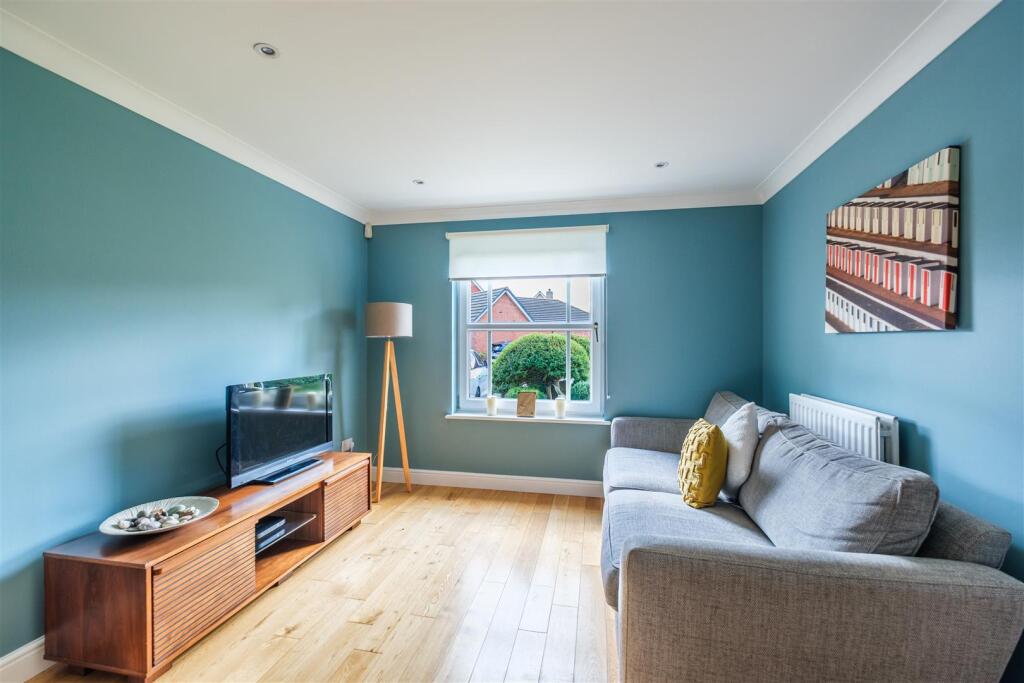 Spynie Gardens-21.jpg