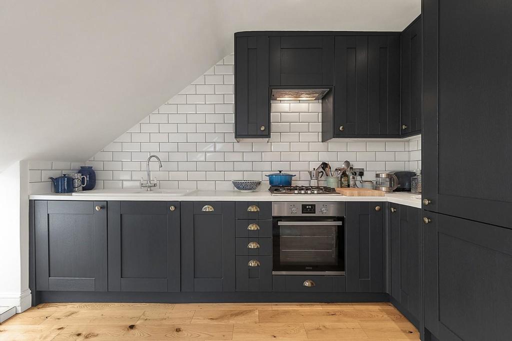 Kitchen (1).jpg