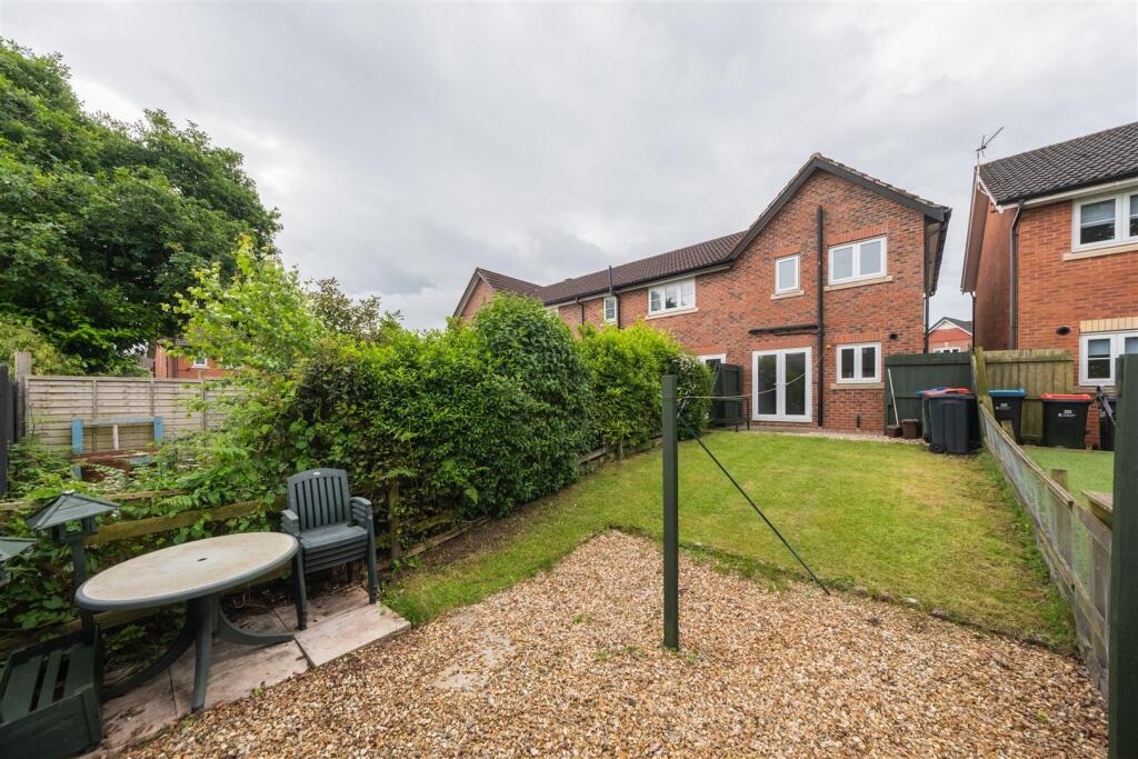 38 Foxhill Close-019.jpg