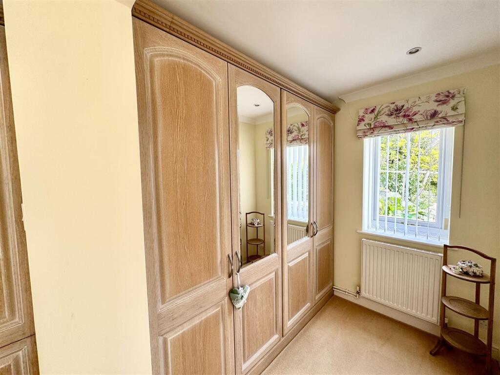 DRESSING AREA