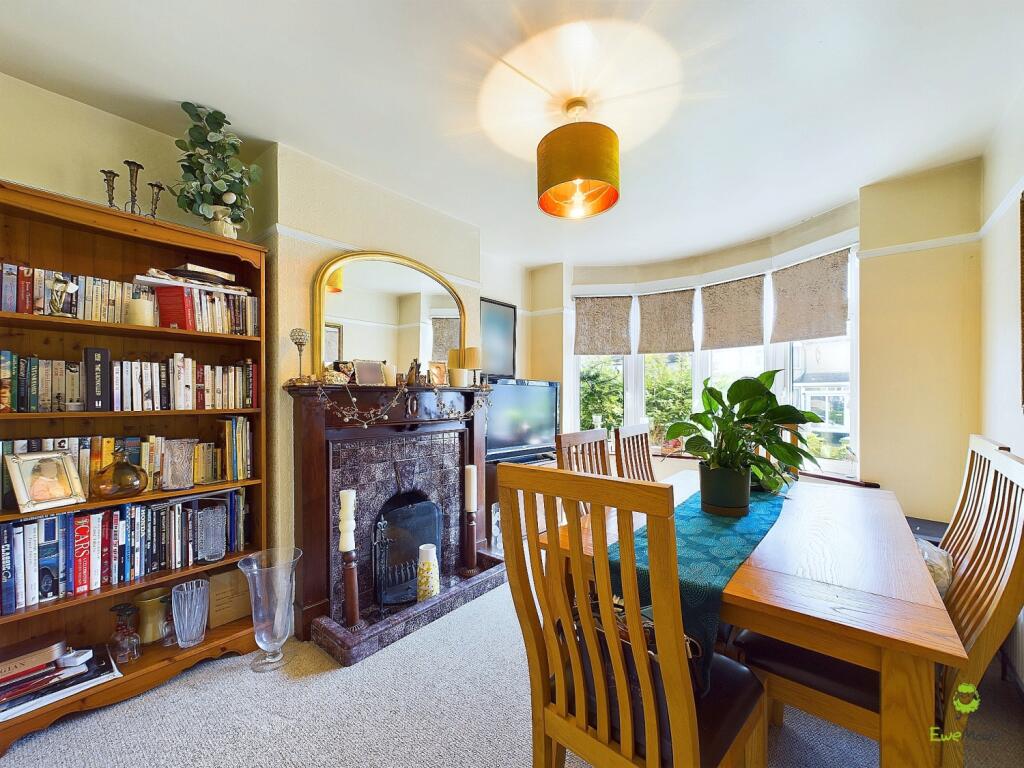 CAM04155G0-PR0015-STILL005