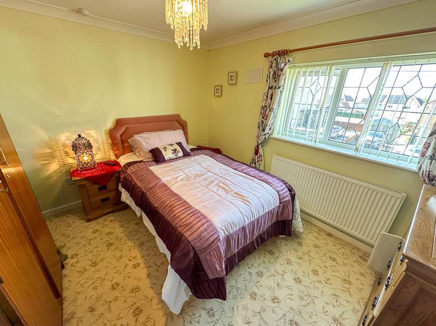 FRONT DOUBLE BEDROOM 2