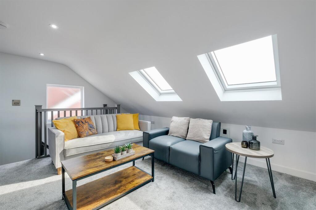 360 TW3 Ellerdine Rd 207-A-11.jpg