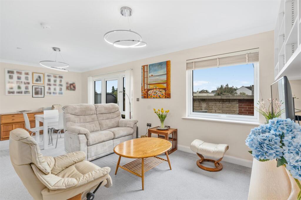 75 Park Gardens, Banbury-7.jpg