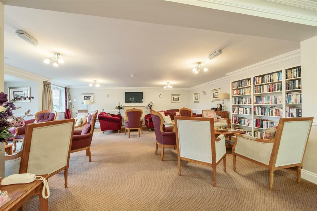 Owners Lounge.jpg