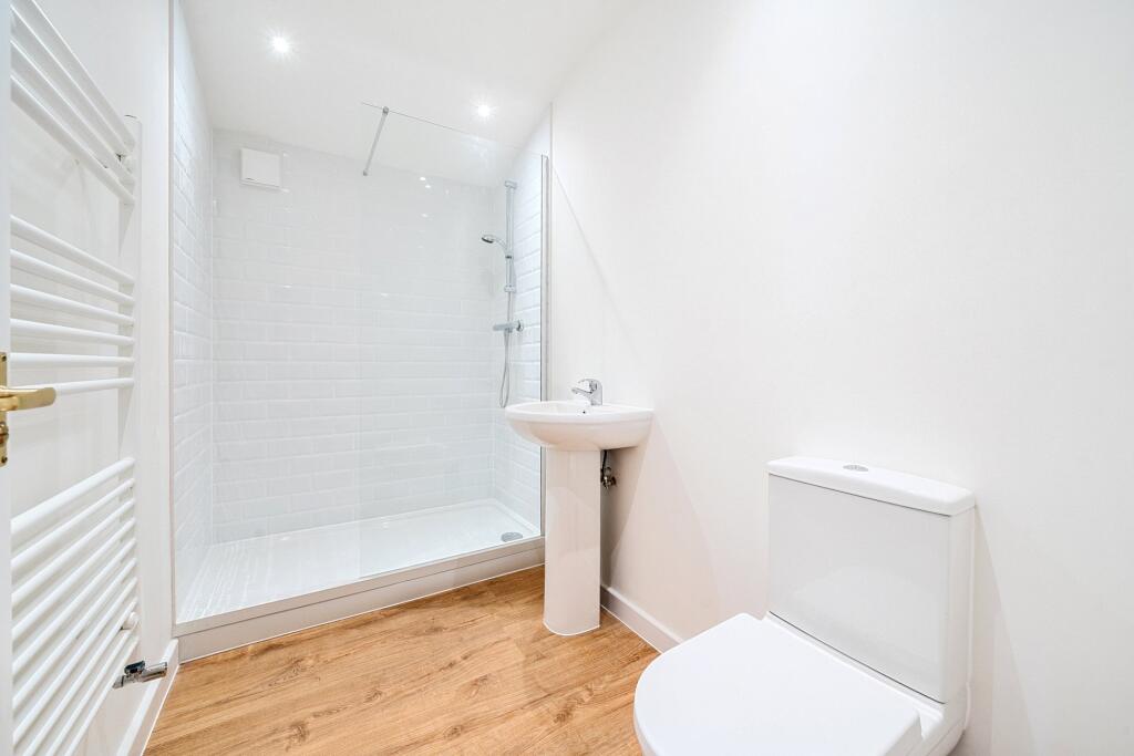 GF Shower Room
