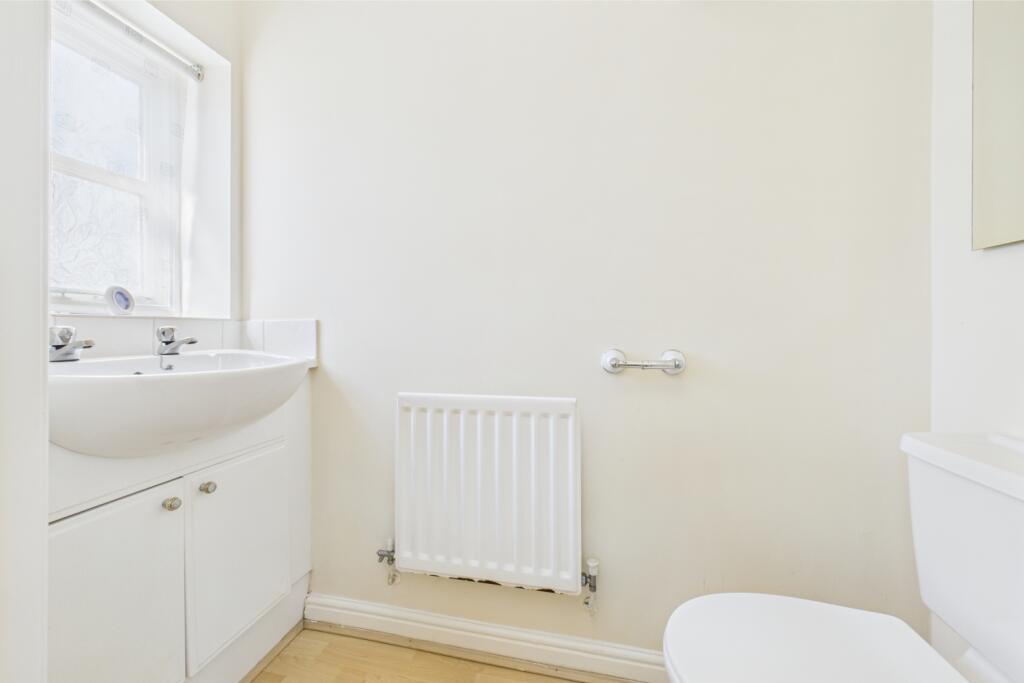 CAM03162G0-PR0252-STILL014