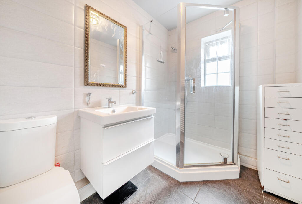 1361189-8-68ef9fb...