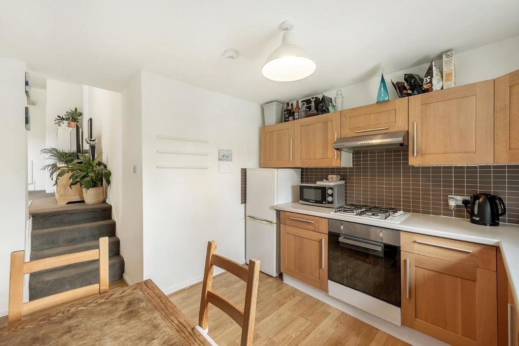 Kitchen (2).jpg