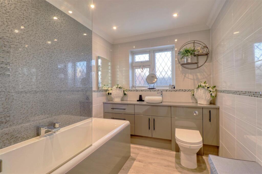 bath 1.jpg