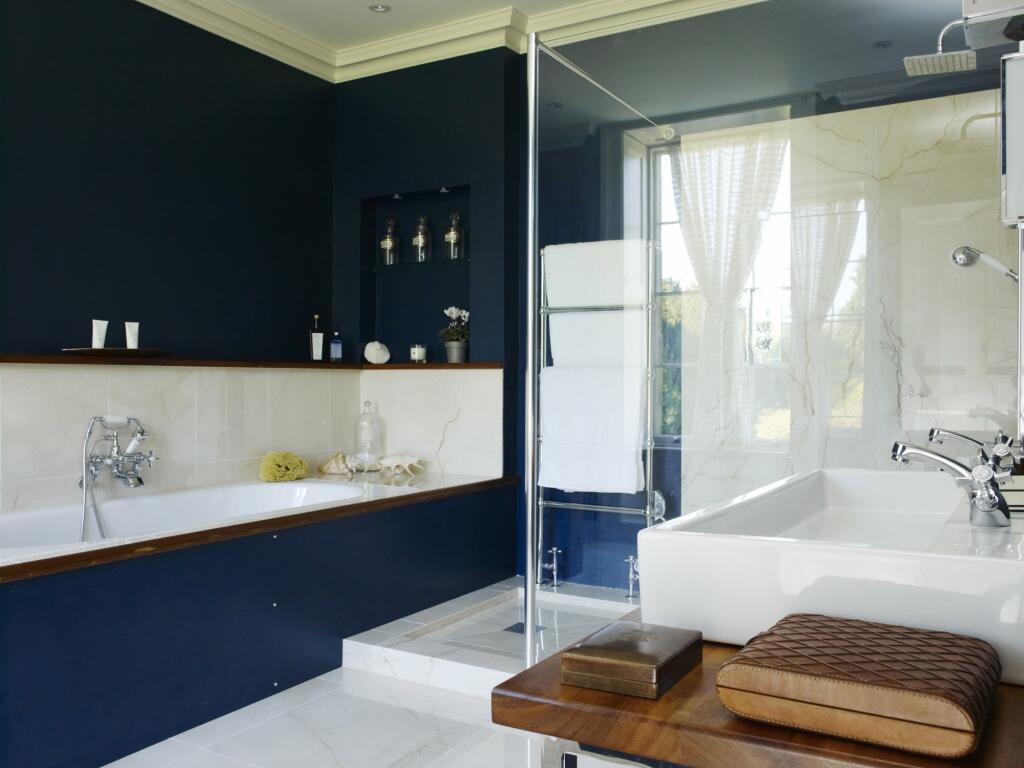 En Suite Bathroom