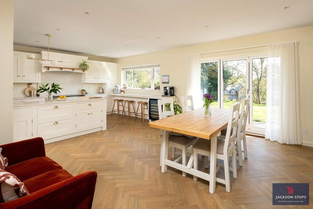 Dining/Kitchen