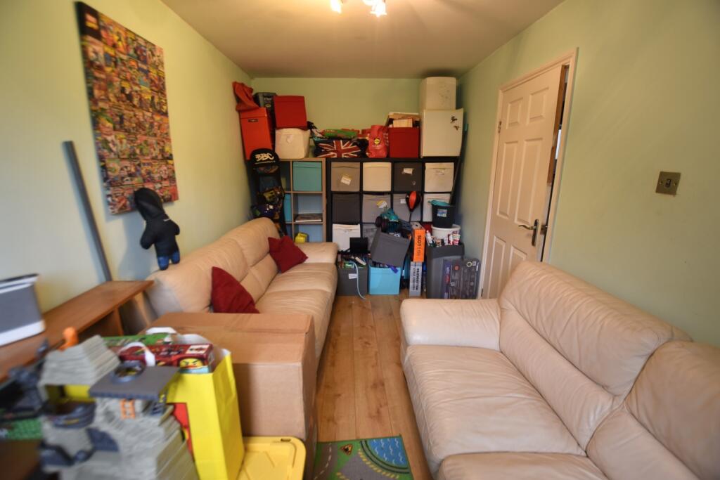 72 Pimpernel play room 2