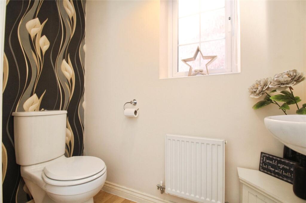 Cloakroom/Wc